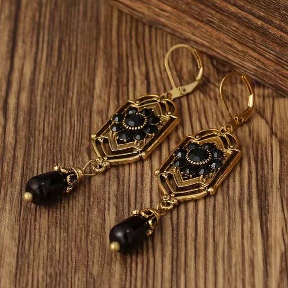 Vintage Marquis Ekaterina Gold Brass Earrings - Picture 4 of 5